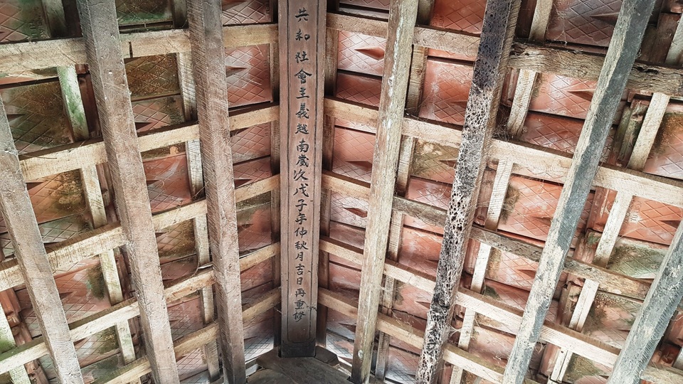 Cầu ngói trăm năm tuổi được xem như “báu vật” ở Ninh Bình - 7