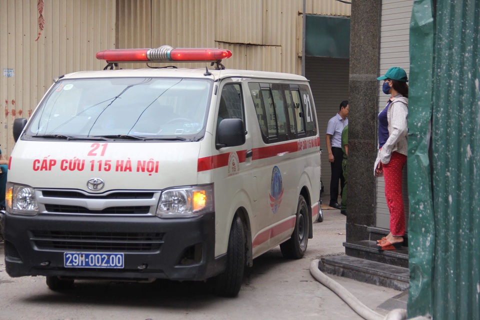 Cháy dữ dội khu nhà xưởng ở Hà Nội, ít nhất 8 người chết và mất tích - 1 Cháy dữ dội khu nhà xưởng ở Hà Nội, ít nhất 8 người chết và mất tích - 1