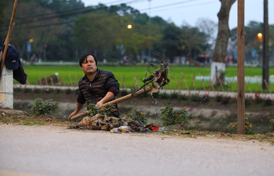 Kênh ngập rác thải biến thành đường hoa ở Hà Nội - 5 Kênh ngập rác thải biến thành đường hoa ở Hà Nội - 5