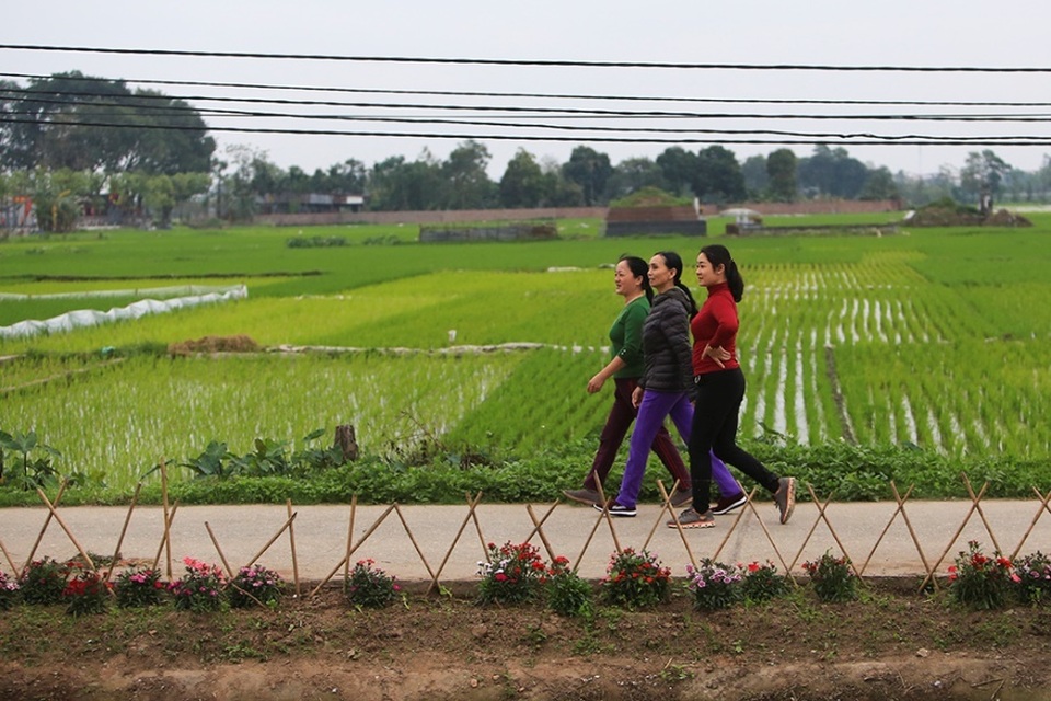 Kênh ngập rác thải biến thành đường hoa ở Hà Nội - 6 Kênh ngập rác thải biến thành đường hoa ở Hà Nội - 6