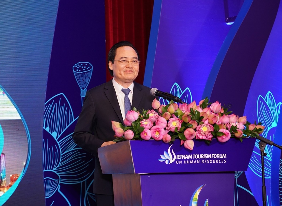Bộ trưởng Phùng Xuân Nhạ: Chuẩn hóa chương trình đào tạo nhân lực du lịch theo hướng quốc tế - 1 Bộ trưởng Phùng Xuân Nhạ: Chuẩn hóa chương trình đào tạo nhân lực du lịch theo hướng quốc tế - 1