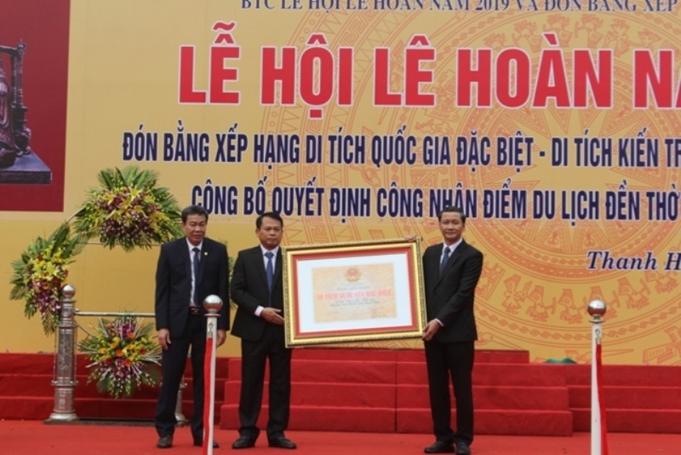 Đón bằng xếp hạng di tích quốc gia đặc biệt di tích kiến trúc nghệ thuật đền thờ Lê Hoàn - 5 Đón bằng xếp hạng di tích quốc gia đặc biệt di tích kiến trúc nghệ thuật đền thờ Lê Hoàn - 5