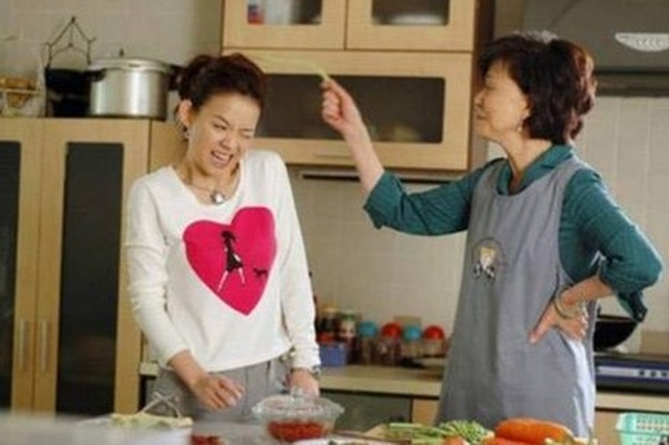 Không chịu nổi mẹ chồng, con dâu bật tanh tách, còn đòi ly hôn - 1