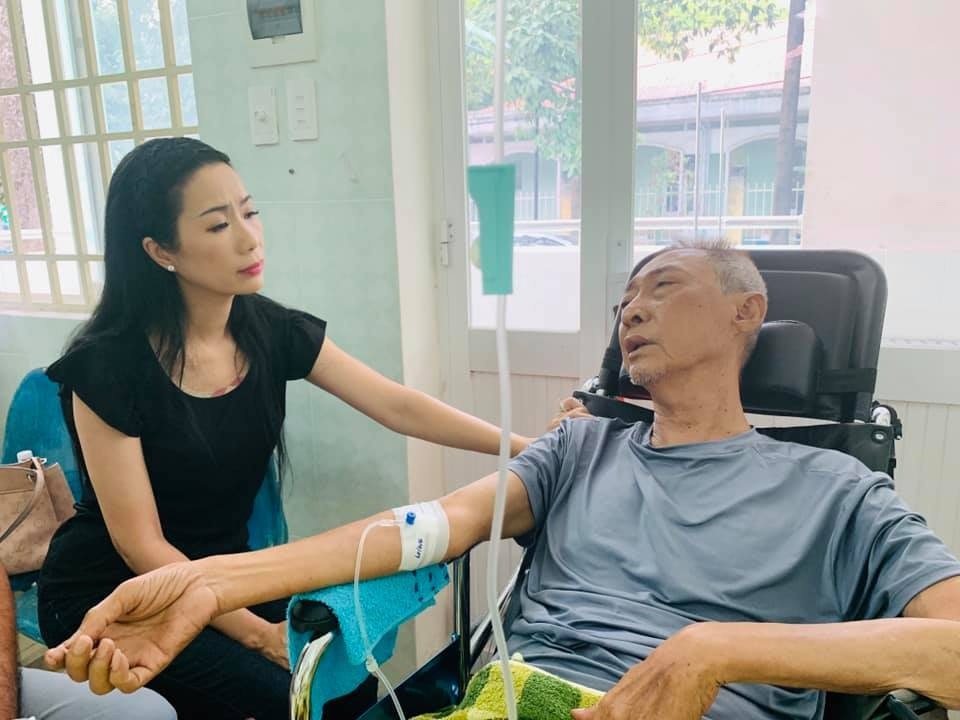 Nghệ sĩ Lê Bình bị hoại tử, sức khoẻ chuyển biến xấu - 1 Nghệ sĩ Lê Bình bị hoại tử, sức khoẻ chuyển biến xấu - 1