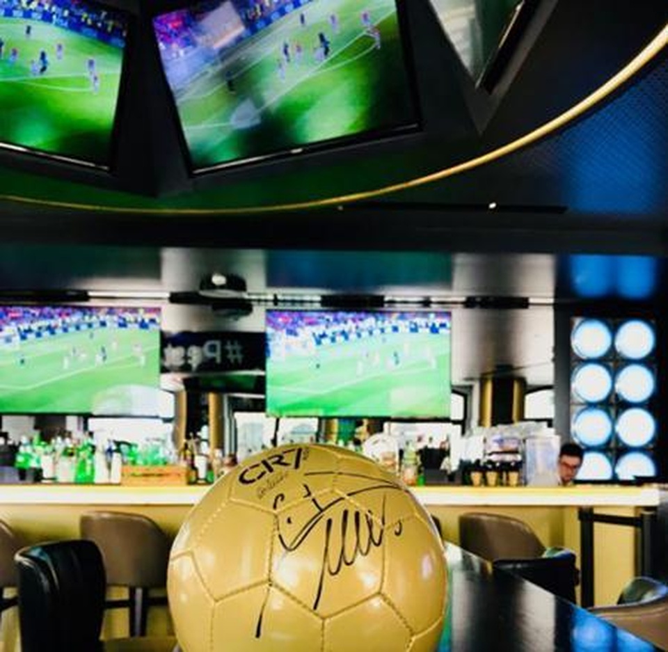 Messi và C.Ronaldo cùng đọ tài kinh doanh khách sạn - 10 Messi và C.Ronaldo cùng đọ tài kinh doanh khách sạn - 10