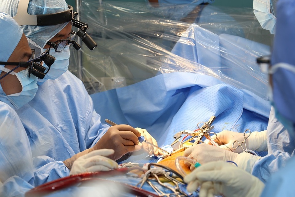 Ca mổ tim ít xâm lấn đầu tiên tại bệnh viện tuyến quận - 2 Ca mổ tim ít xâm lấn đầu tiên tại bệnh viện tuyến quận - 2