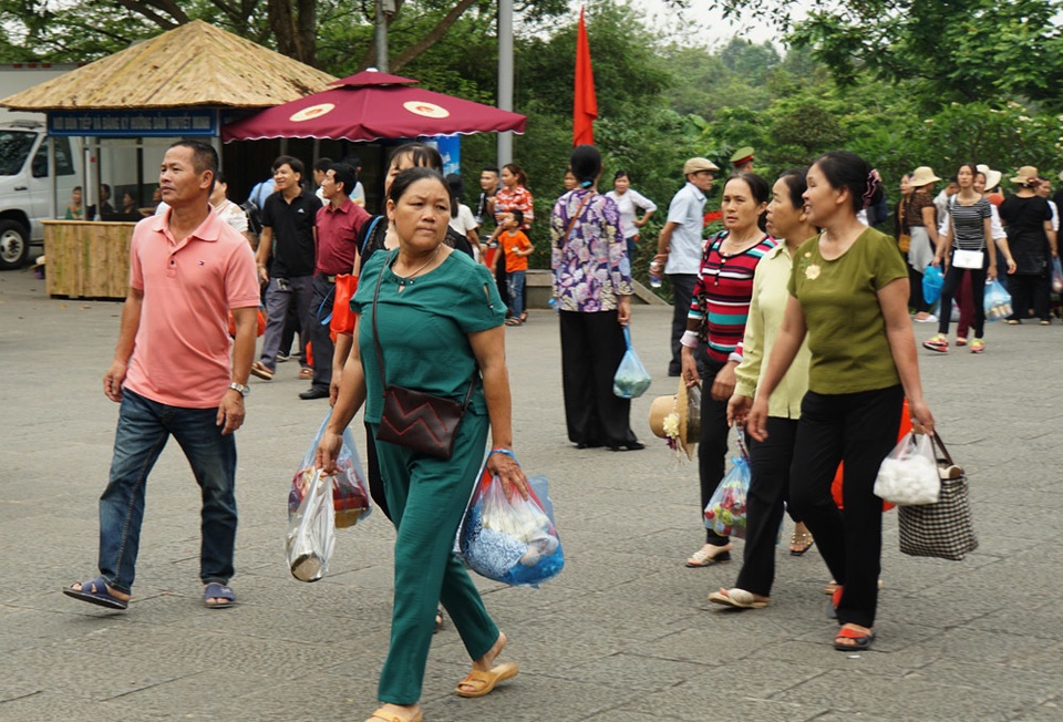 Hàng triệu lượt người đã đổ về Đền Hùng bái Tổ - 4 Hàng triệu lượt người đã đổ về Đền Hùng bái Tổ - 4