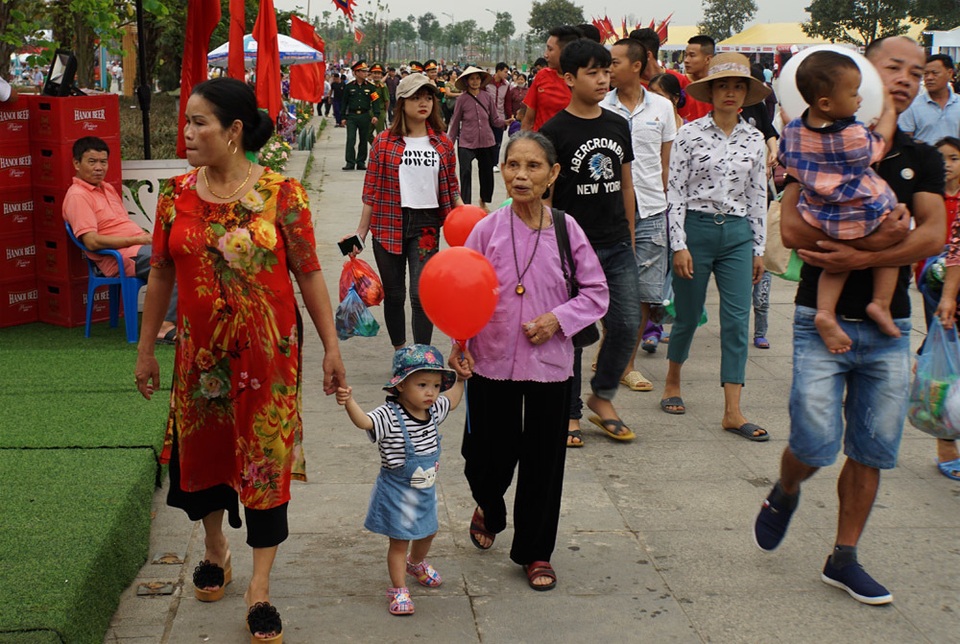 Hàng triệu lượt người đã đổ về Đền Hùng bái Tổ - 7 Hàng triệu lượt người đã đổ về Đền Hùng bái Tổ - 7