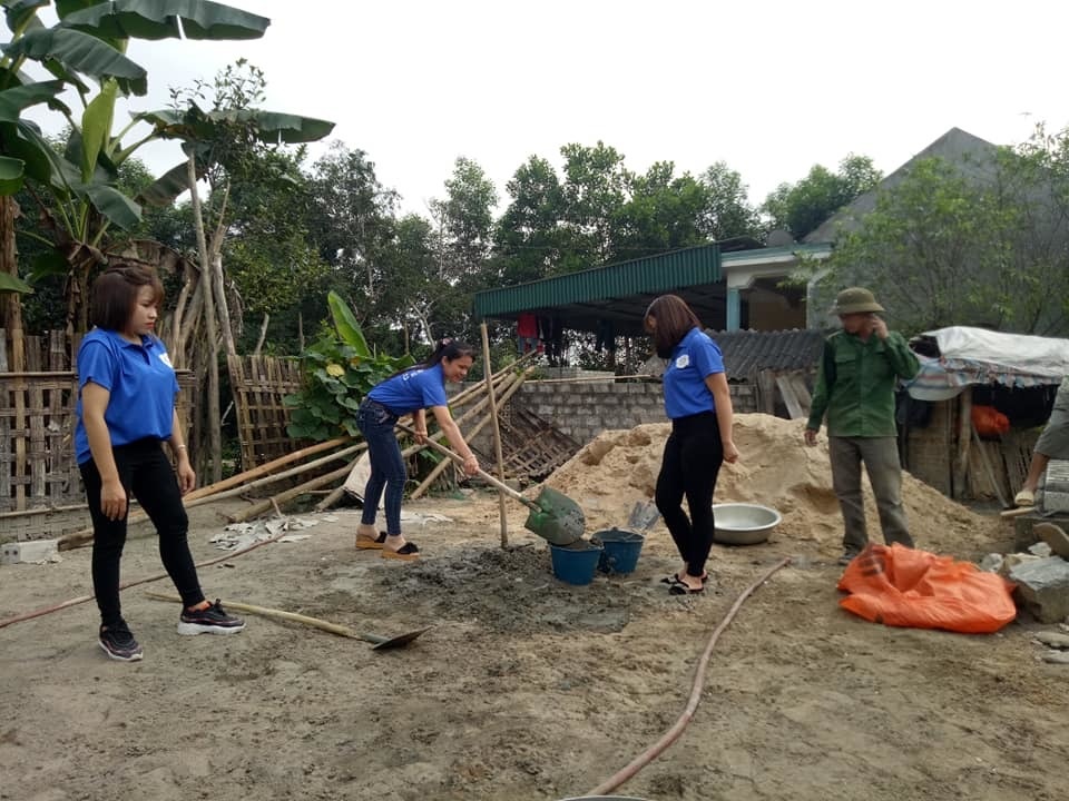 Bạn đọc giúp 4 mẹ con chị Lương Thị Vân có nhà mới - 3 Bạn đọc giúp 4 mẹ con chị Lương Thị Vân có nhà mới - 3