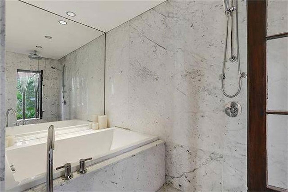 Nhà 37 tỷ đồng đội lốt “ổ chuột” khiến ai cũng choáng - 8 Nhà 37 tỷ đồng đội lốt “ổ chuột” khiến ai cũng choáng - 8