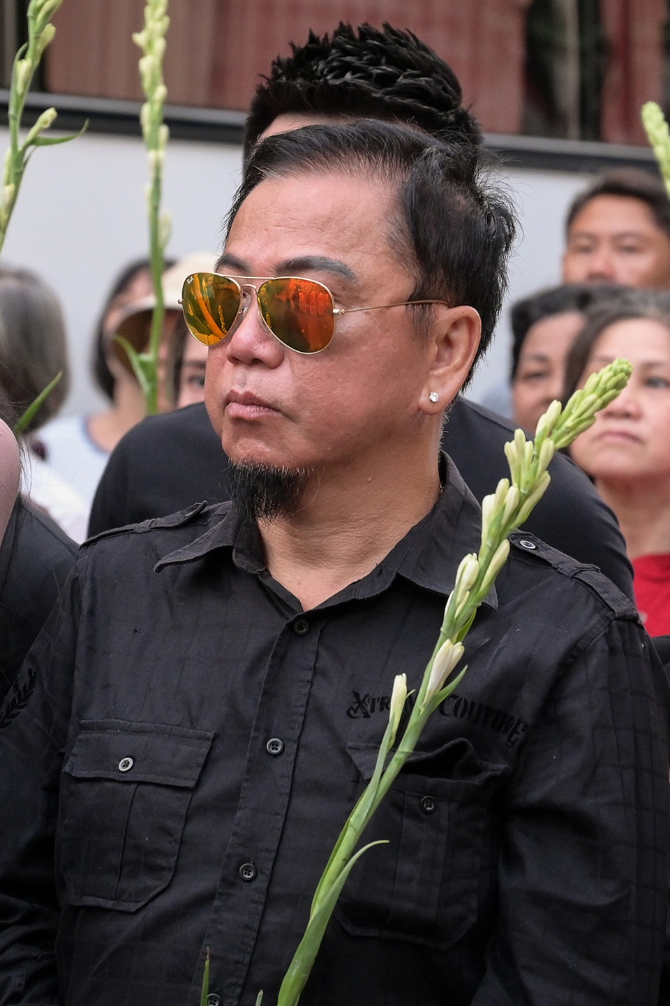 Phương Thanh, Minh Nhí, Trịnh Kim Chi… nghẹn ngào tiễn biệt nghệ sĩ Anh Vũ - 15 Phương Thanh, Minh Nhí, Trịnh Kim Chi… nghẹn ngào tiễn biệt nghệ sĩ Anh Vũ - 15