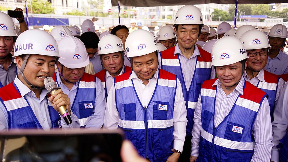 Thủ tướng Nguyễn Xuân Phúc thị sát tuyến metro số 1 của TPHCM - 3 Thủ tướng Nguyễn Xuân Phúc thị sát tuyến metro số 1 của TPHCM - 3