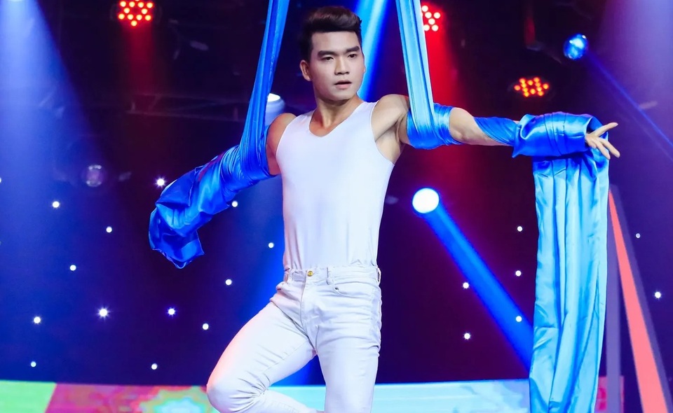 “Soái ca làng xiếc” Trịnh Thắng bị ám ảnh vì từng làm rơi bạn diễn nữ - 5