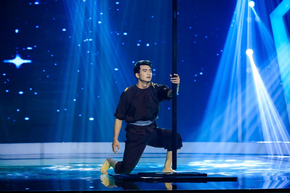 “Soái ca làng xiếc” Trịnh Thắng bị ám ảnh vì từng làm rơi bạn diễn nữ - 1