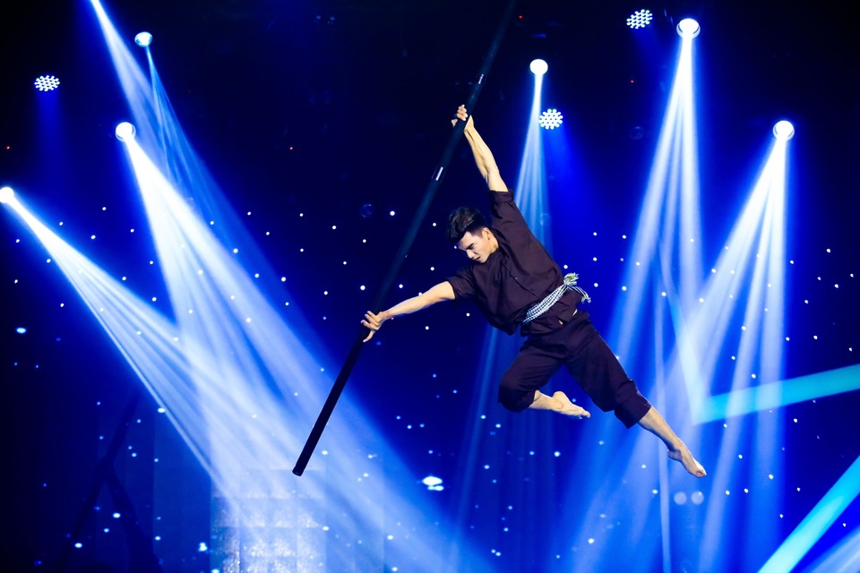 “Soái ca làng xiếc” Trịnh Thắng bị ám ảnh vì từng làm rơi bạn diễn nữ - 2