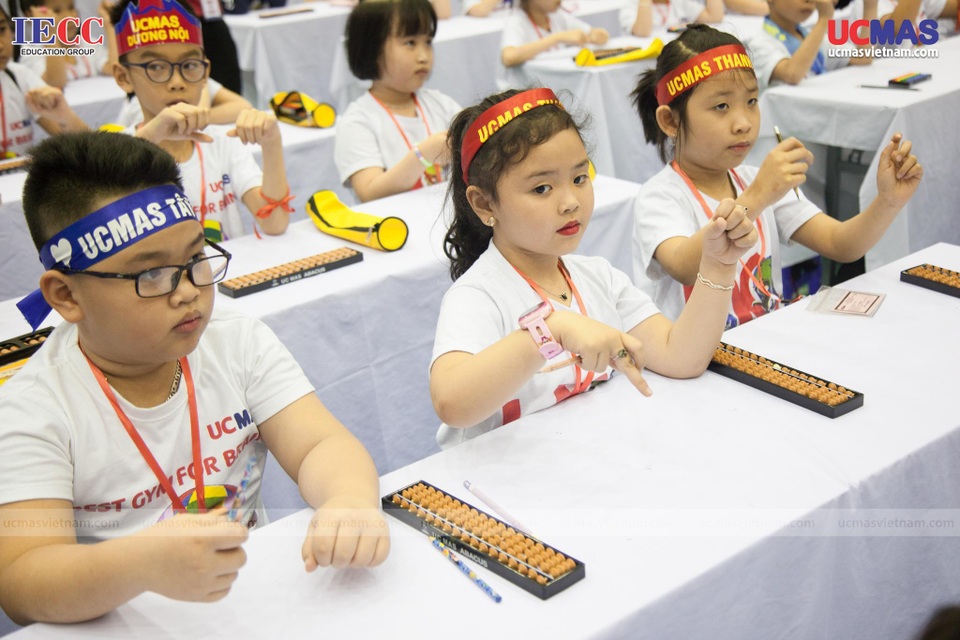 Đấu trường trí tuệ quy tụ hàng ngàn thí sinh cả nước so tài - 3 Đấu trường trí tuệ quy tụ hàng ngàn thí sinh cả nước so tài - 3