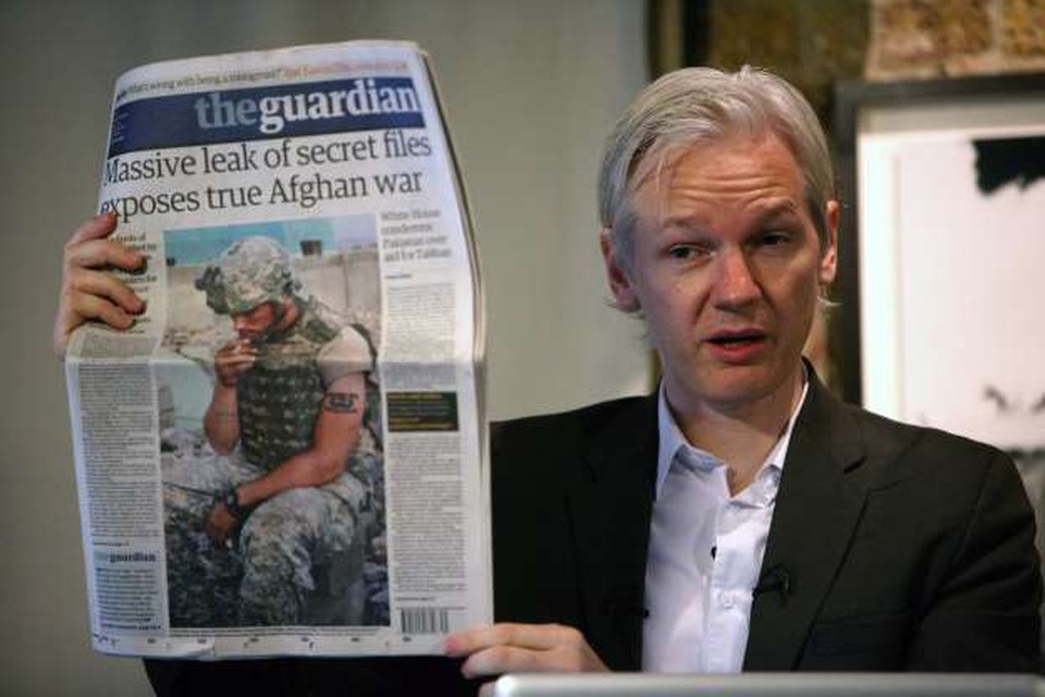 Cuộc chiến pháp lý của ông chủ WikiLeaks sau 7 năm trốn chạy - 2 Cuộc chiến pháp lý của ông chủ WikiLeaks sau 7 năm trốn chạy - 2
