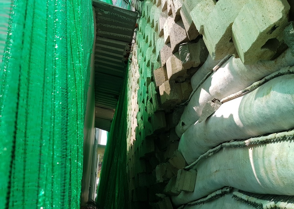 Dân đồng ý bán đất, Sở nói kiên quyết thực hiện phương án tháo dỡ tường chắn “khủng” - 6 Dân đồng ý bán đất, Sở nói kiên quyết thực hiện phương án tháo dỡ tường chắn “khủng” - 6