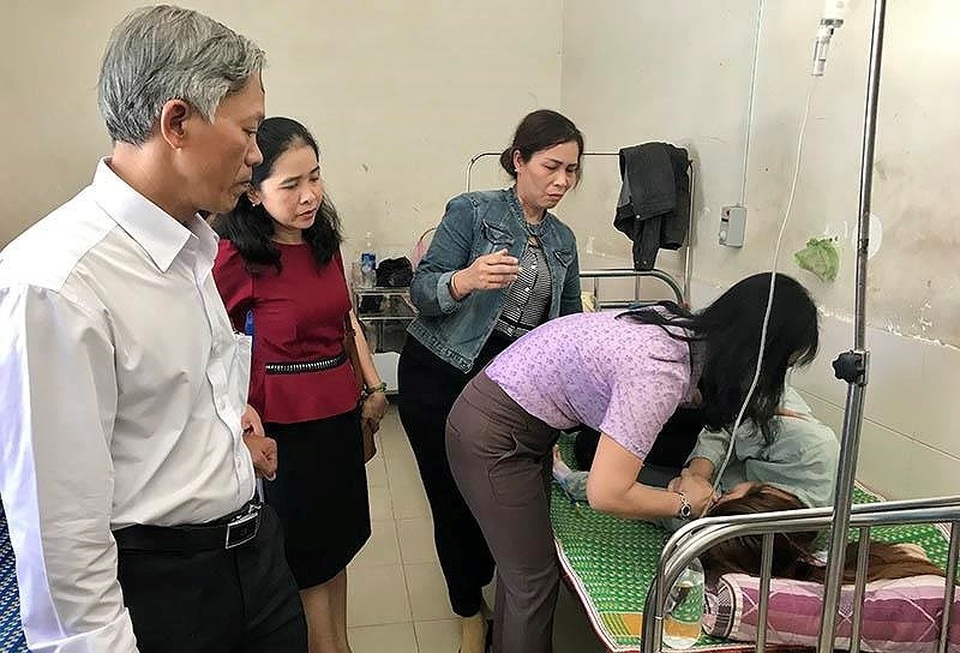 Vụ cô giáo tự tử vì áp lực: Xác minh, xử lý nghiêm khắc nếu có sai phạm - 2 Vụ cô giáo tự tử vì áp lực: Xác minh, xử lý nghiêm khắc nếu có sai phạm - 2