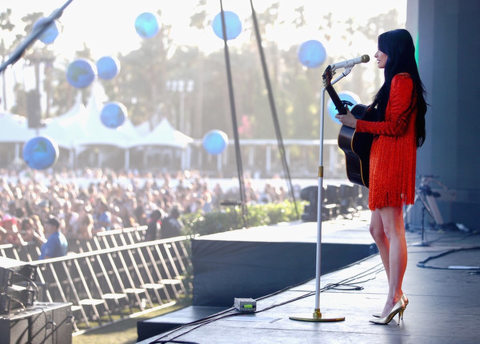 Nhan sắc ngọt ngào của ca sỹ vừa giành 4 giải Grammy - 5 Nhan sắc ngọt ngào của ca sỹ vừa giành 4 giải Grammy - 5