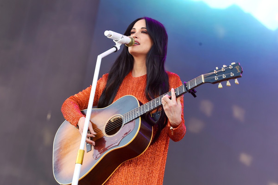 Nhan sắc ngọt ngào của ca sỹ vừa giành 4 giải Grammy - 9 Nhan sắc ngọt ngào của ca sỹ vừa giành 4 giải Grammy - 9