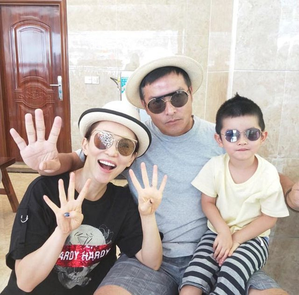 Vợ chồng Lý Minh Thuận - Phạm Văn Phương khoe ảnh gia đình hạnh phúc - 7 Vợ chồng Lý Minh Thuận - Phạm Văn Phương khoe ảnh gia đình hạnh phúc - 7