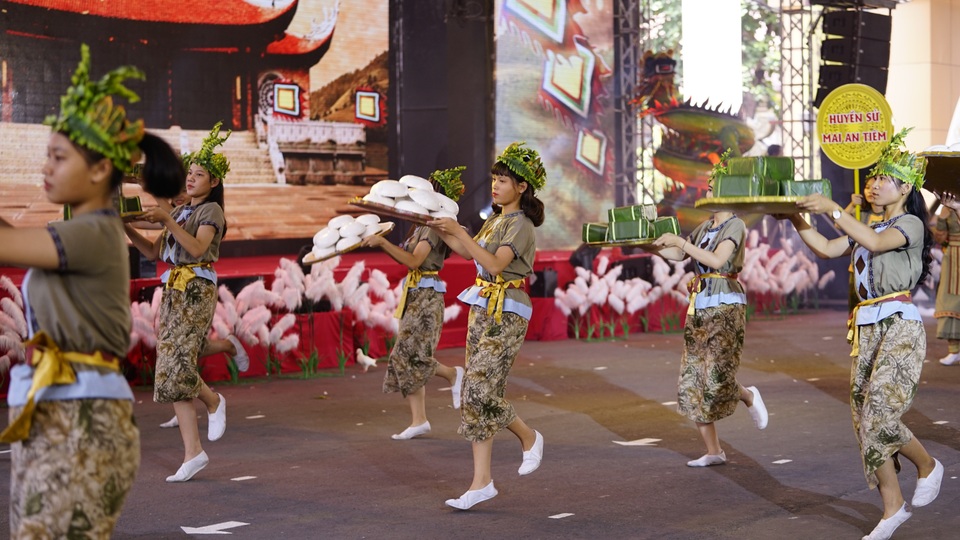 Long trọng lễ rước kiệu Vua Hùng ngày giỗ Tổ - 11