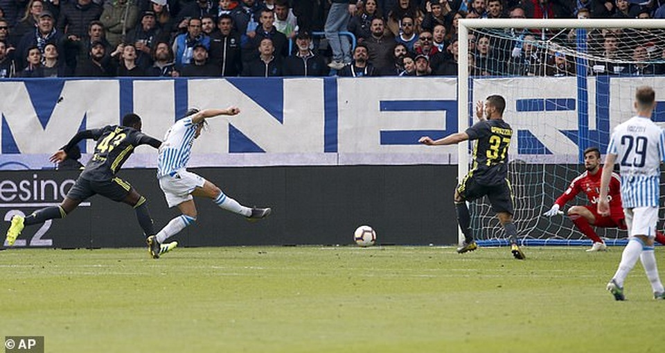 Thua sốc “tí hon”, Juventus lỡ hẹn với chức vô địch sớm - 6 Thua sốc “tí hon”, Juventus lỡ hẹn với chức vô địch sớm - 6