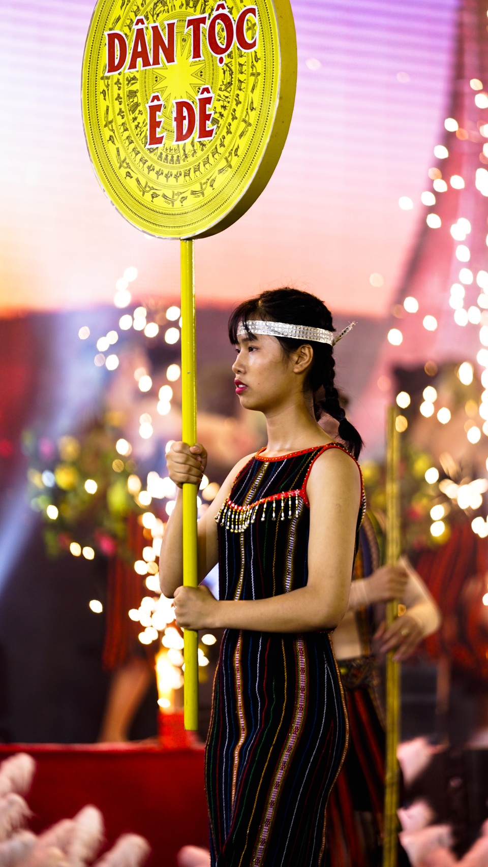 Nam thanh nữ tú các dân tộc hướng về giỗ Tổ Hùng Vương - 12 Nam thanh nữ tú các dân tộc hướng về giỗ Tổ Hùng Vương - 12