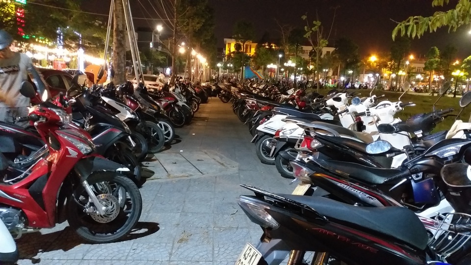 Đà Nẵng: Quán cà phê “hút” khách ngày lễ - 4 Đà Nẵng: Quán cà phê “hút” khách ngày lễ - 4