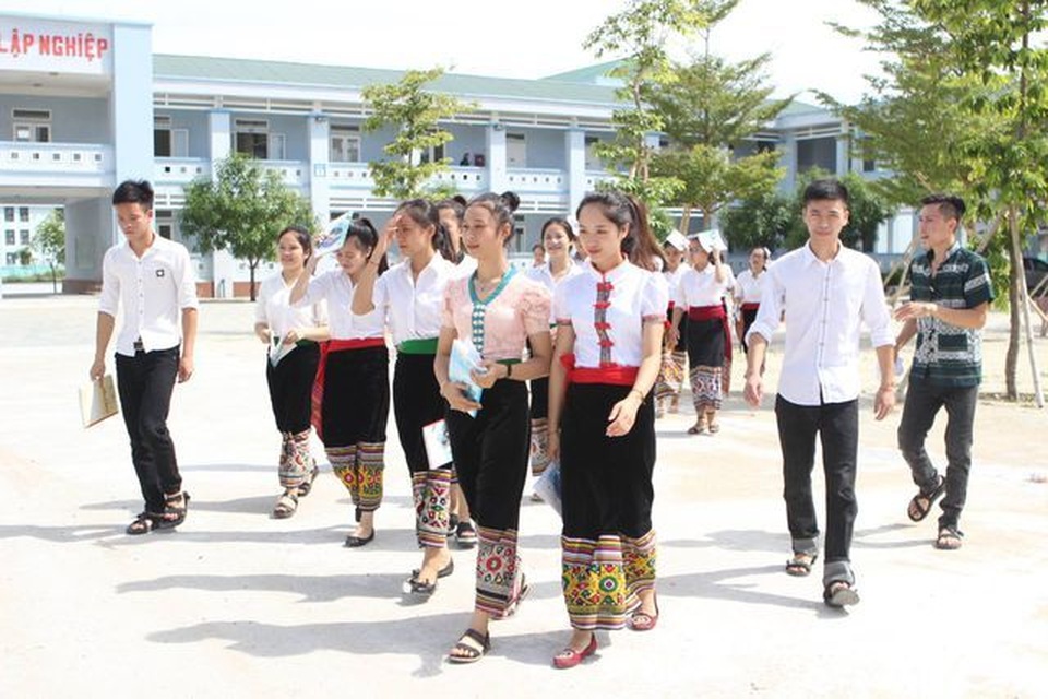 Nghệ An: Gỡ vướng cho cử nhân cử tuyển tìm việc - 1 Nghệ An: Gỡ vướng cho cử nhân cử tuyển tìm việc - 1