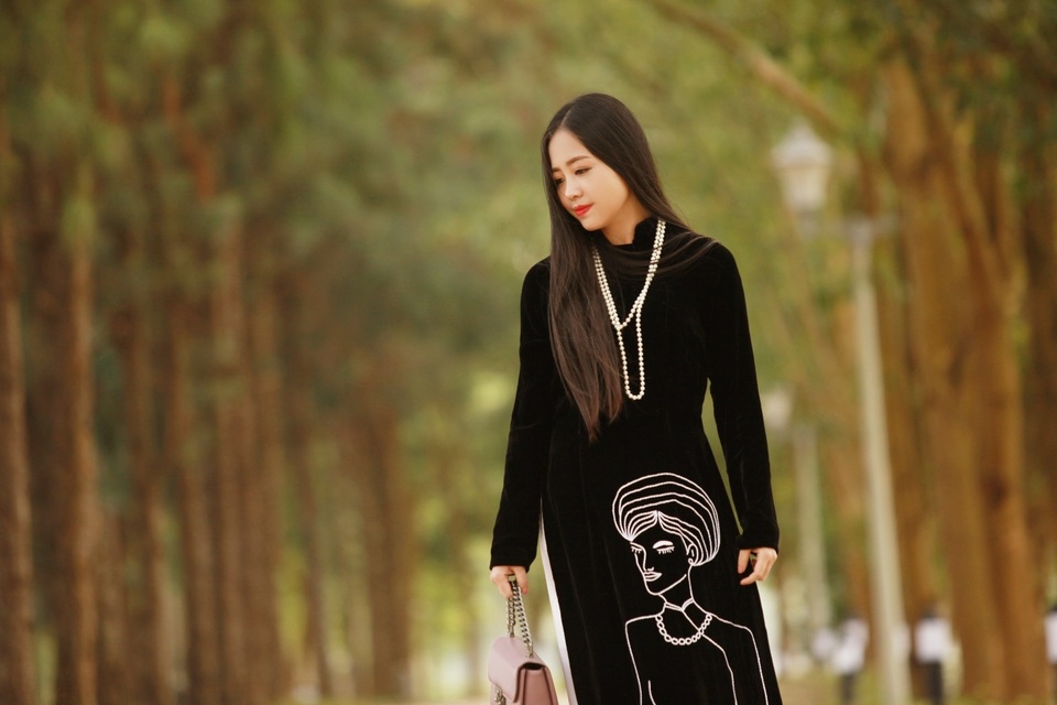 Bất ngờ với giọng hát ngọt ngào của “nữ hoàng tên miền” Thúy Hạnh - 3 Bất ngờ với giọng hát ngọt ngào của “nữ hoàng tên miền” Thúy Hạnh - 3