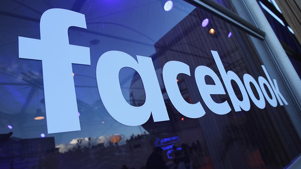Facebook, Instagram, và WhatsApp đồng loạt “tê liệt” ở nhiều nước - 1 Facebook, Instagram, và WhatsApp đồng loạt “tê liệt” ở nhiều nước - 1