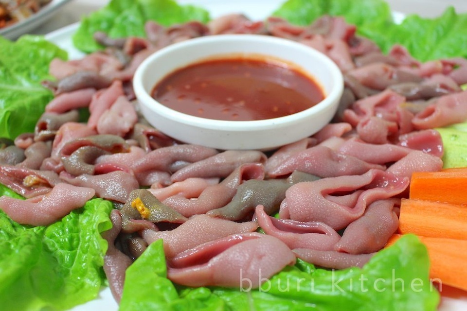 Khách “đỏ mặt” khi lần đầu ăn cá dương vật - 3 Khách “đỏ mặt” khi lần đầu ăn cá dương vật - 3