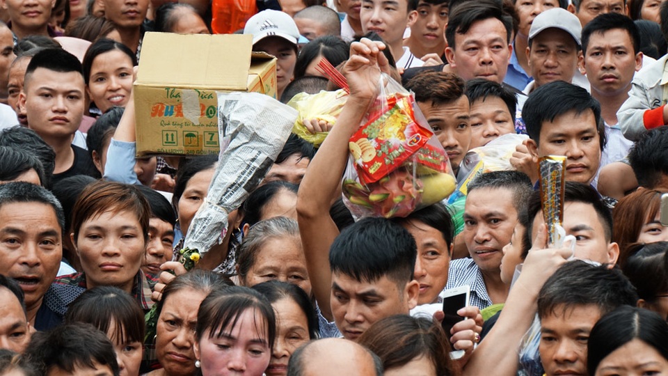Biển người đổ về Đền Hùng trong ngày giỗ Tổ - 13 Biển người đổ về Đền Hùng trong ngày giỗ Tổ - 13