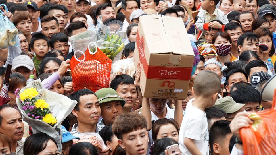 Biển người đổ về Đền Hùng trong ngày giỗ Tổ - 12 Biển người đổ về Đền Hùng trong ngày giỗ Tổ - 12