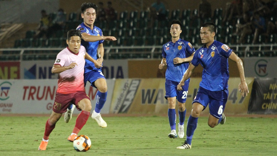 Sài Gòn FC chia điểm với Quảng Nam trên sân nhà - 3 Sài Gòn FC chia điểm với Quảng Nam trên sân nhà - 3