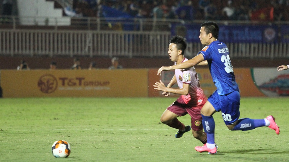 Sài Gòn FC chia điểm với Quảng Nam trên sân nhà - 6 Sài Gòn FC chia điểm với Quảng Nam trên sân nhà - 6