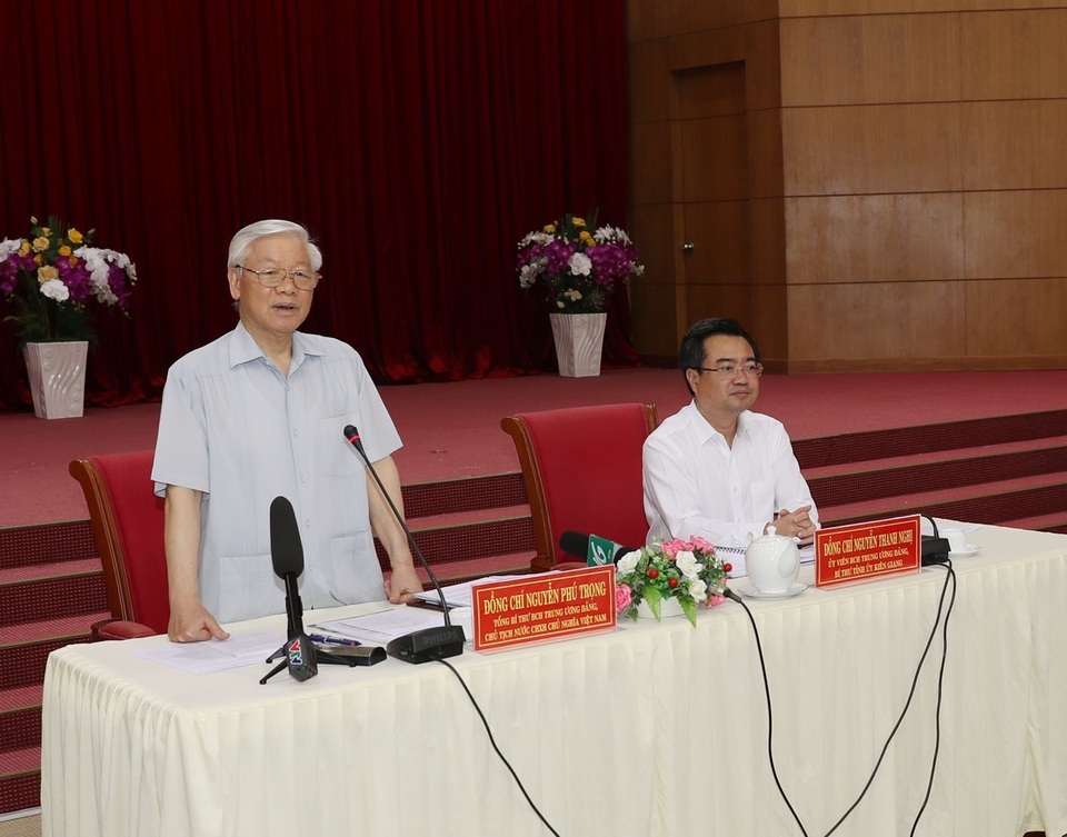 Tổng Bí thư, Chủ tịch nước làm việc với lãnh đạo chủ chốt tỉnh Kiên Giang - 1 Tổng Bí thư, Chủ tịch nước làm việc với lãnh đạo chủ chốt tỉnh Kiên Giang - 1