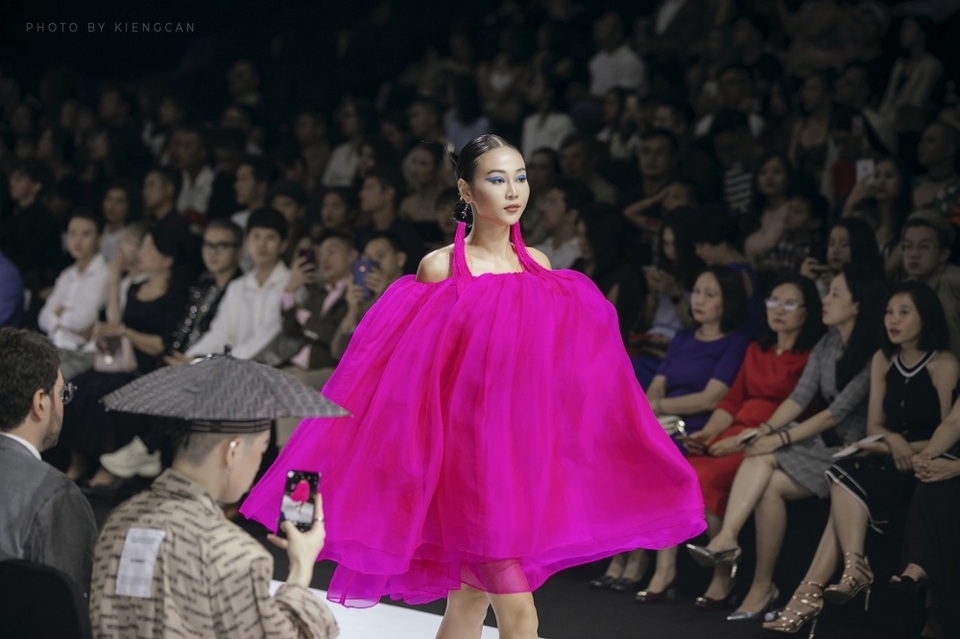 Á hậu Mâu Thuỷ không mặc nội y táo bạo trên sàn diễn - 10 Á hậu Mâu Thuỷ không mặc nội y táo bạo trên sàn diễn - 10