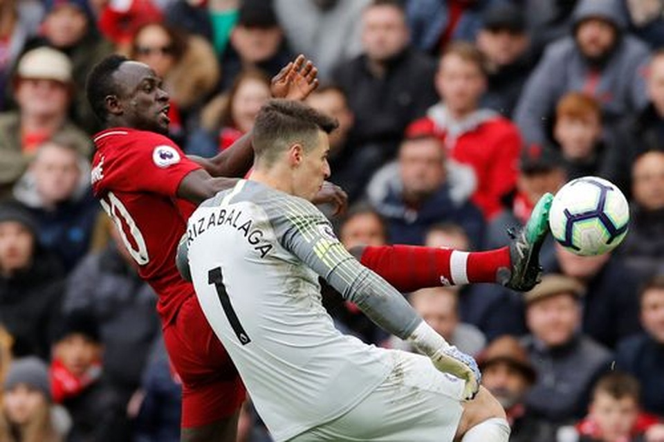 Liverpool 2-0 Chelsea: Hai phút, hai bàn thắng và ngôi đầu bảng - 2 Liverpool 2-0 Chelsea: Hai phút, hai bàn thắng và ngôi đầu bảng - 2