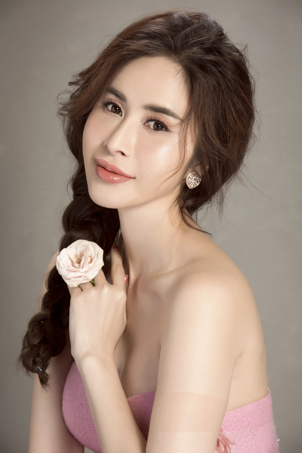Người mẫu Việt tiết lộ sốc về chuyện quay clip nóng trong làng giải trí - 3 Người mẫu Việt tiết lộ sốc về chuyện quay clip nóng trong làng giải trí - 3