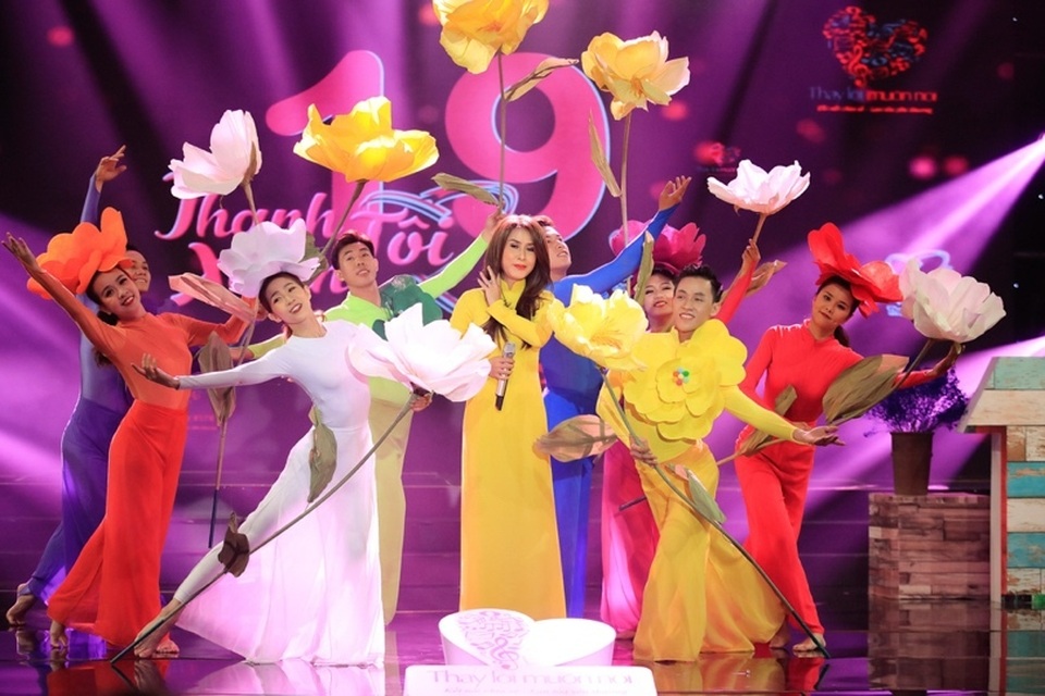 Dàn sao Việt xúc động chia tay MC Quỳnh Hương tại “Thay lời muốn nói” - 5 Dàn sao Việt xúc động chia tay MC Quỳnh Hương tại “Thay lời muốn nói” - 5