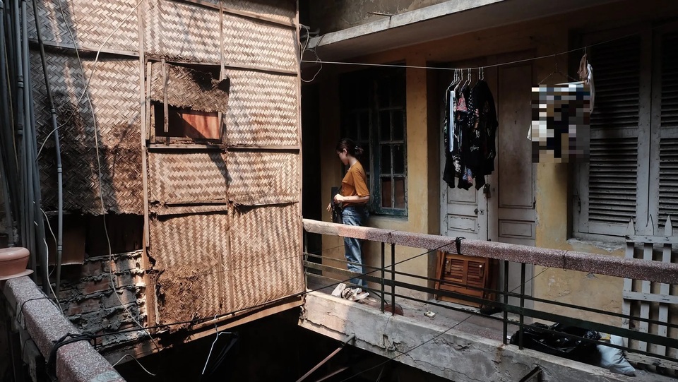 Ngỡ ngàng trước căn phòng đầy ký ức về cố nhà thơ Lưu Quang Vũ - Xuân Quỳnh - 1 Ngỡ ngàng trước căn phòng đầy ký ức về cố nhà thơ Lưu Quang Vũ - Xuân Quỳnh - 1