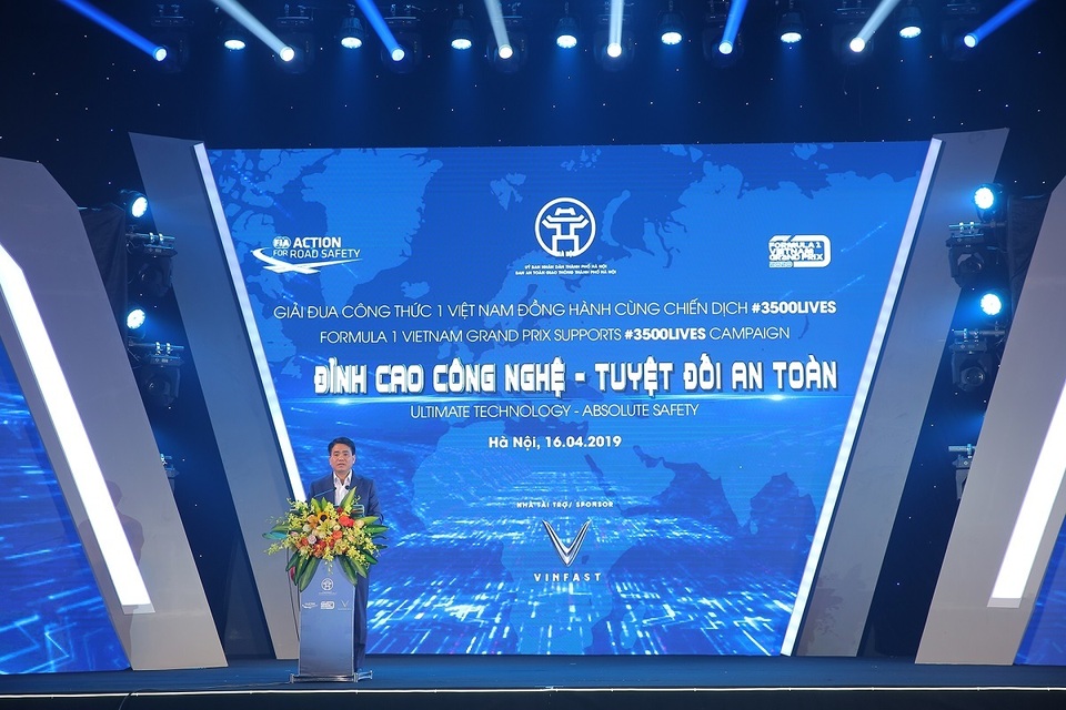 Việt Nam Grand Prix tặng 10.000 mũ bảo hiểm cho học sinh, sinh viên - 1 Việt Nam Grand Prix tặng 10.000 mũ bảo hiểm cho học sinh, sinh viên - 1