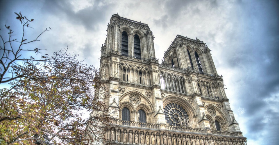 Nhà thờ Đức Bà Paris qua lời văn của đại văn hào Victor Hugo - 4 Nhà thờ Đức Bà Paris qua lời văn của đại văn hào Victor Hugo - 4