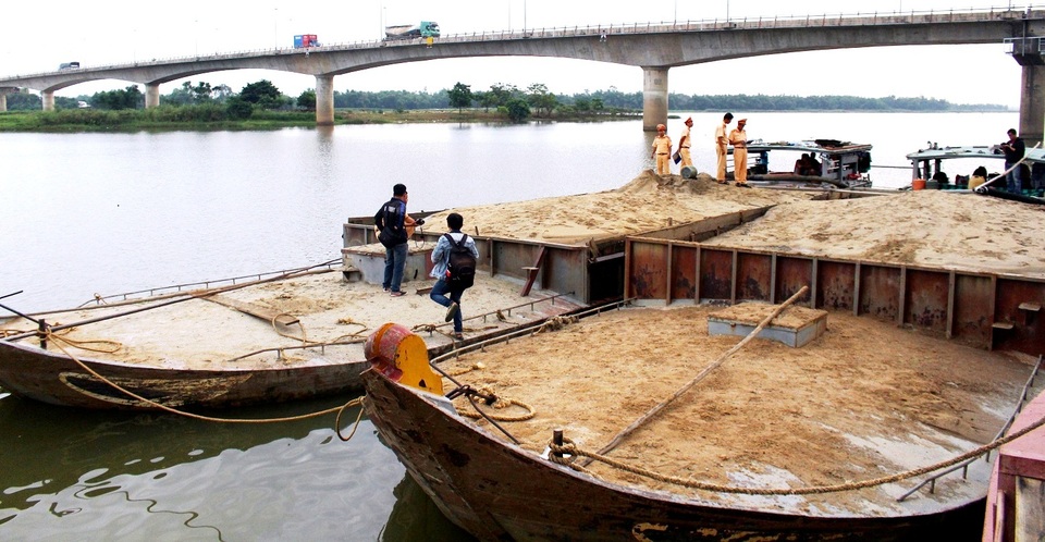 Cát tặc hoành hành ở Quảng Nam Cát tặc hoành hành ở Quảng Nam