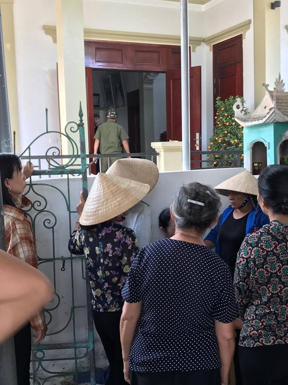 Vui buồn ở làng giàu lên như diều gặp gió: Những câu chuyện đau lòng - 3 Vui buồn ở làng giàu lên như diều gặp gió: Những câu chuyện đau lòng - 3