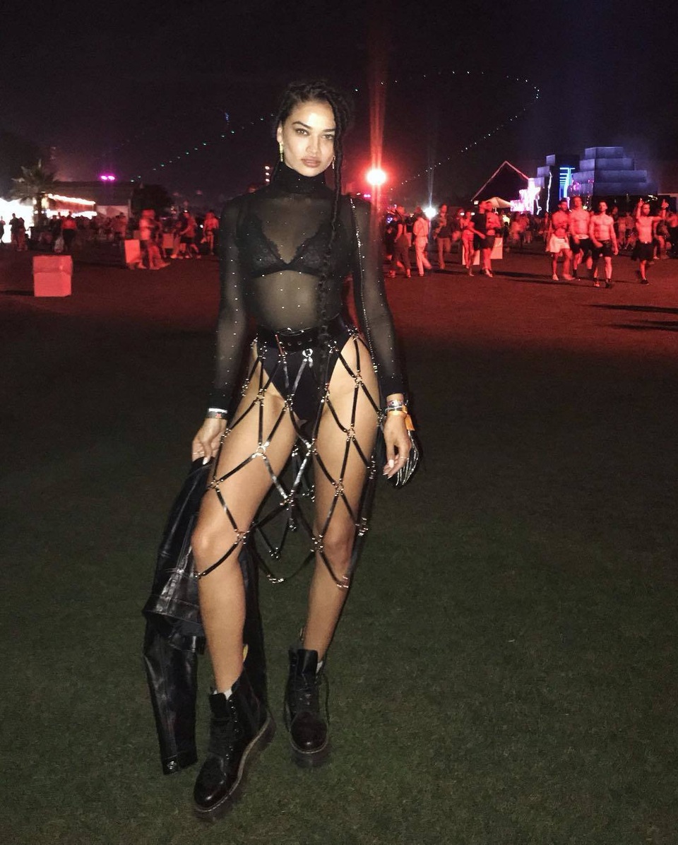 Shanina Shaik mặc táo bạo đi xem ca nhạc - 9 Shanina Shaik mặc táo bạo đi xem ca nhạc - 9