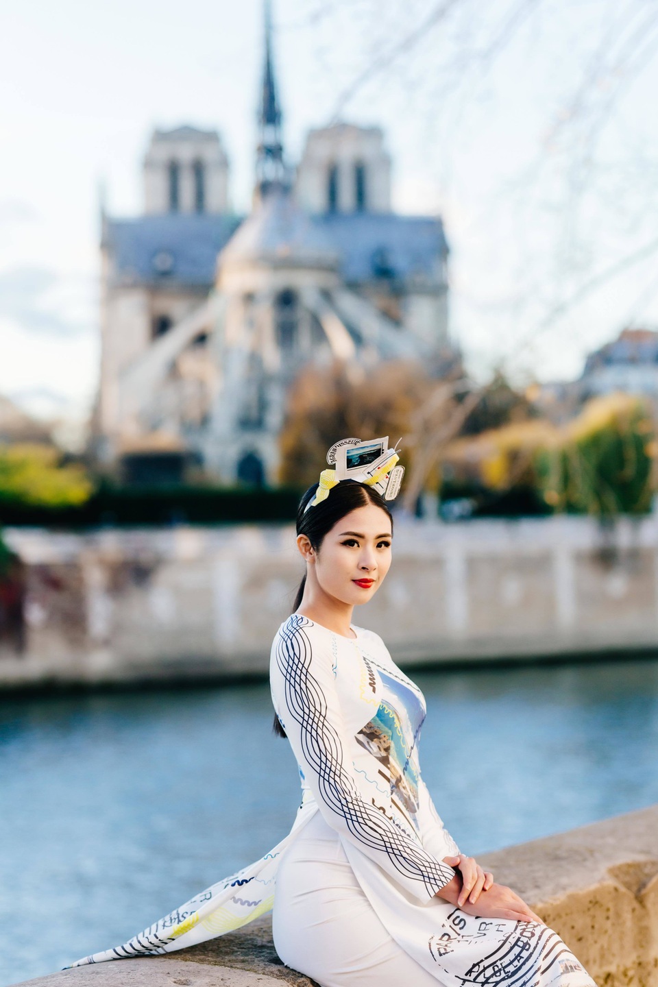 Hoa hậu Ngọc Hân, Phí Linh xót xa kể kí ức về Nhà thờ Đức Bà Paris - 2 Hoa hậu Ngọc Hân, Phí Linh xót xa kể kí ức về Nhà thờ Đức Bà Paris - 2